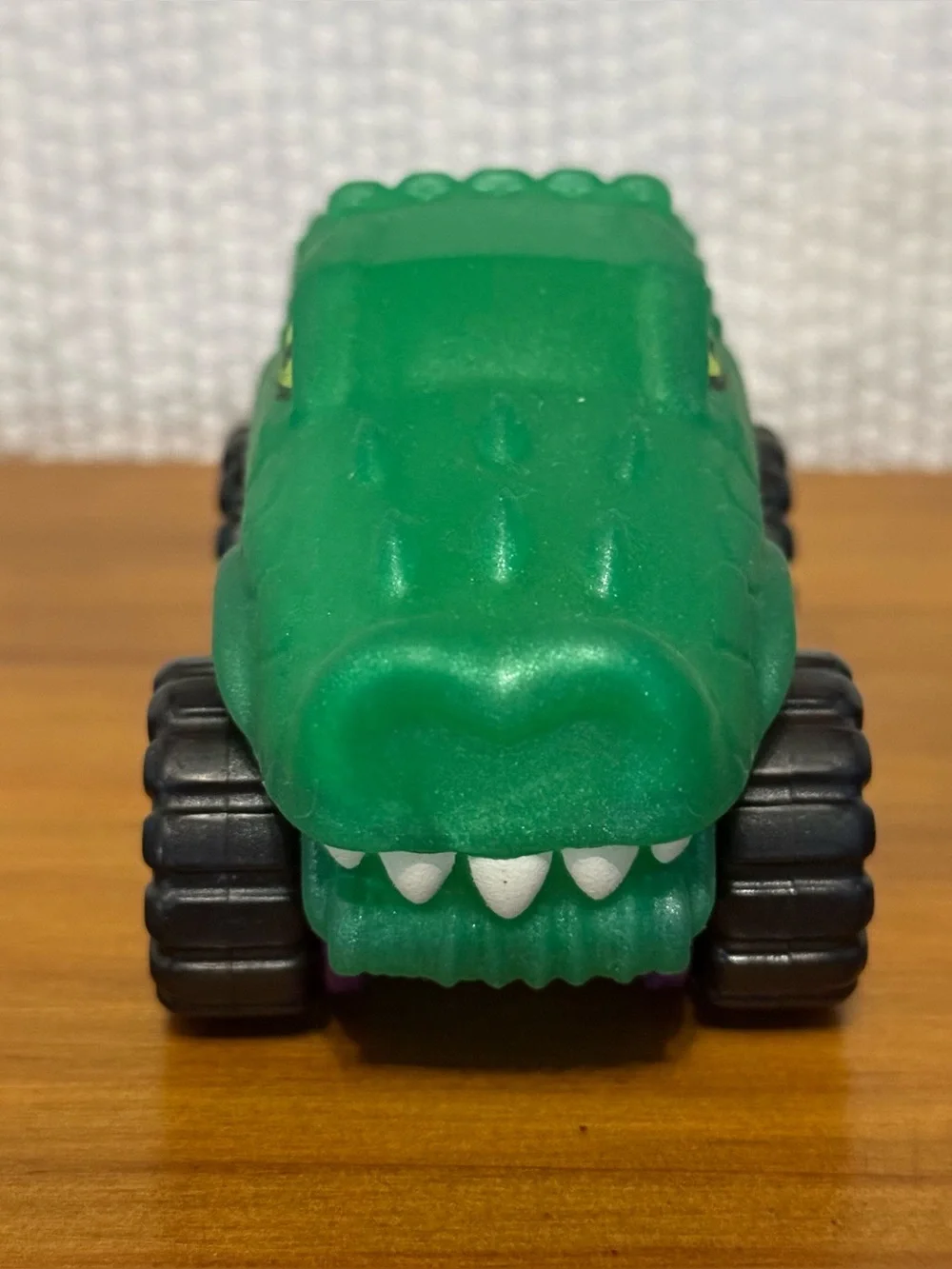 Heroes of Goo Jit Zu Goo Rumble Rock Jaw Green Car